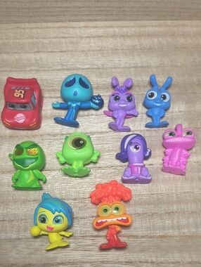Disney Doorables Neon Pop Bundle